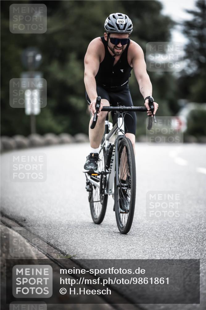 21.06.2026 - 29. Vierlanden-Triathlon H.Heesch http://msf.ph/oto/9861861 21.06.2026 12:10:02 Radfahren 650, 692, 699, 745, 788 meine-sportfotos.de
