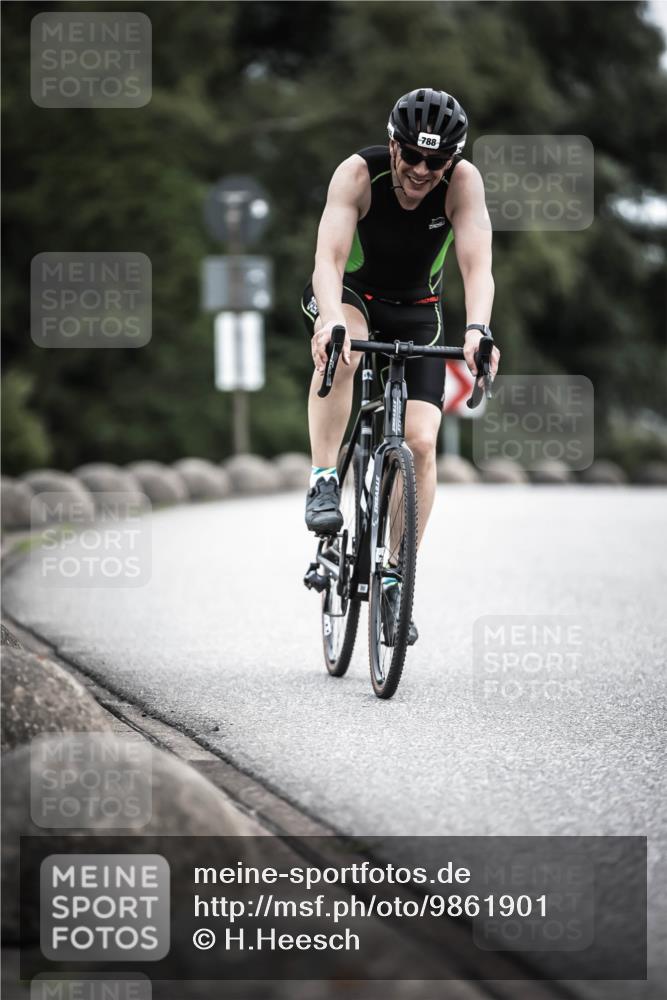 21.06.2026 - 29. Vierlanden-Triathlon H.Heesch http://msf.ph/oto/9861901 21.06.2026 12:10:06 Radfahren 650, 692, 699, 745, 788 meine-sportfotos.de