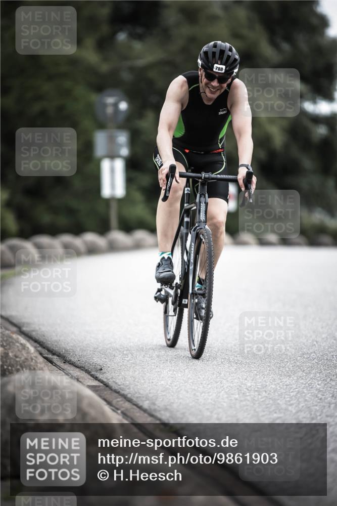 21.06.2026 - 29. Vierlanden-Triathlon H.Heesch http://msf.ph/oto/9861903 21.06.2026 12:10:06 Radfahren 650, 692, 699, 745, 788 meine-sportfotos.de