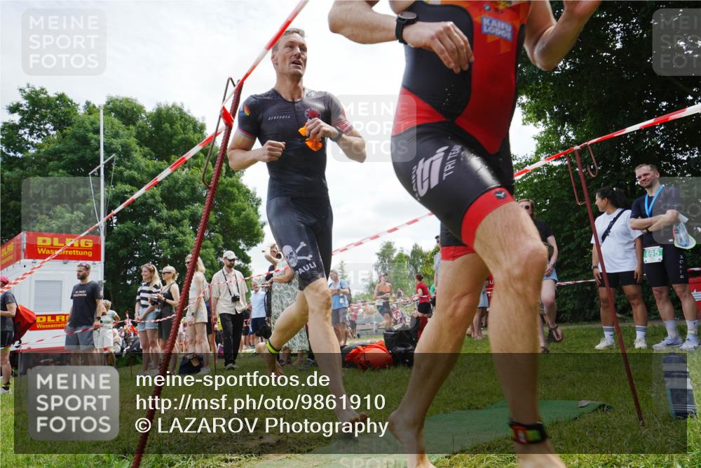 21.06.2026 - 29. Vierlanden-Triathlon LAZAROV Photography http://msf.ph/oto/9861910 21.06.2026 13:24:27 Schwimmen 1094, 1221 meine-sportfotos.de