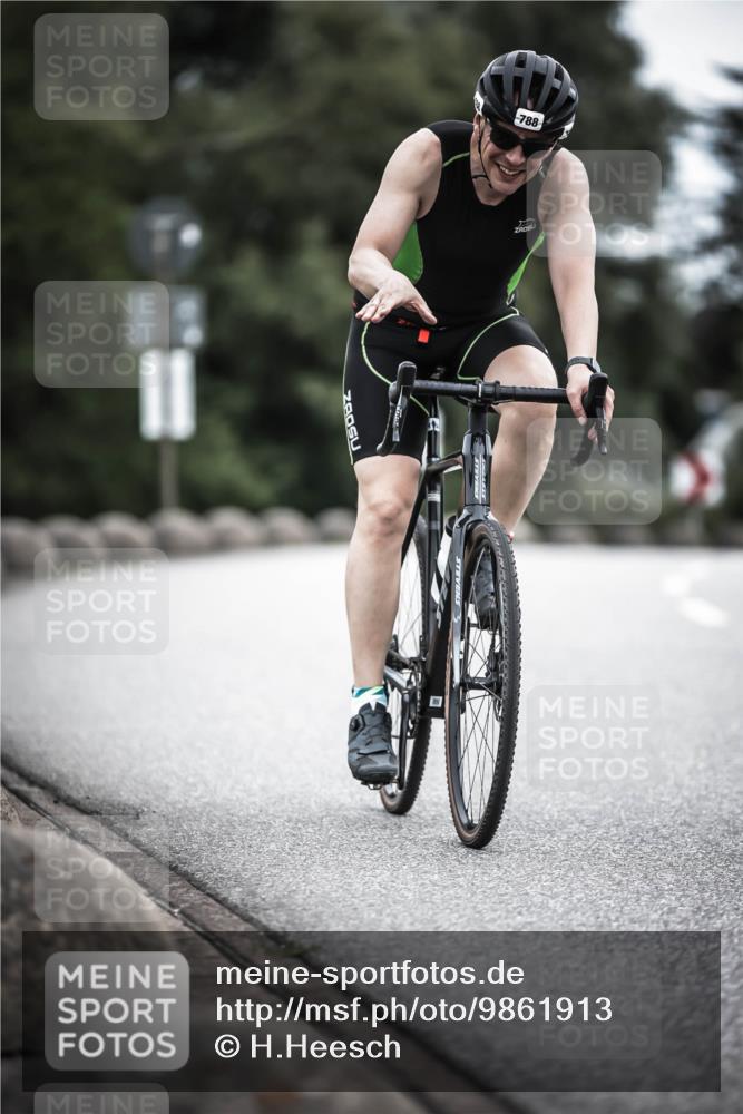 21.06.2026 - 29. Vierlanden-Triathlon H.Heesch http://msf.ph/oto/9861913 21.06.2026 12:10:06 Radfahren 650, 692, 699, 745, 788 meine-sportfotos.de
