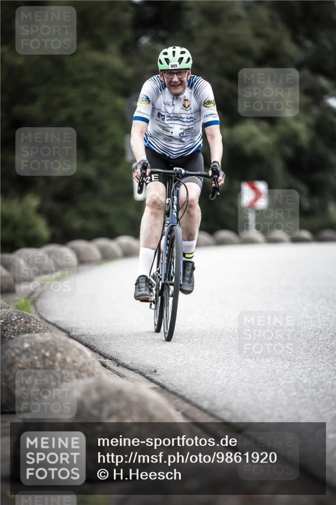 21.06.2026 - 29. Vierlanden-Triathlon H.Heesch http://msf.ph/oto/9861920 21.06.2026 12:10:14 Radfahren 19, 710, 905 meine-sportfotos.de