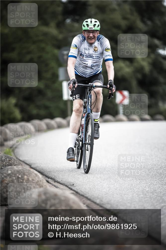 21.06.2026 - 29. Vierlanden-Triathlon H.Heesch http://msf.ph/oto/9861925 21.06.2026 12:10:14 Radfahren 19, 710, 905 meine-sportfotos.de