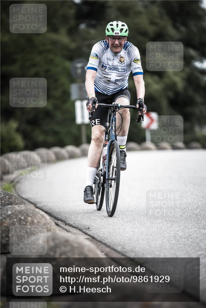 21.06.2026 - 29. Vierlanden-Triathlon H.Heesch http://msf.ph/oto/9861929 21.06.2026 12:10:14 Radfahren 19, 710, 905 meine-sportfotos.de