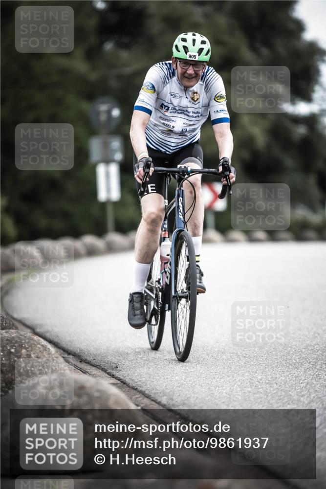 21.06.2026 - 29. Vierlanden-Triathlon H.Heesch http://msf.ph/oto/9861937 21.06.2026 12:10:14 Radfahren 19, 710, 905 meine-sportfotos.de