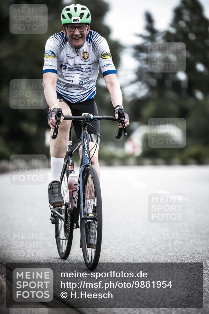 21.06.2026 - 29. Vierlanden-Triathlon H.Heesch http://msf.ph/oto/9861954 21.06.2026 12:10:14 Radfahren 19, 710, 905 meine-sportfotos.de