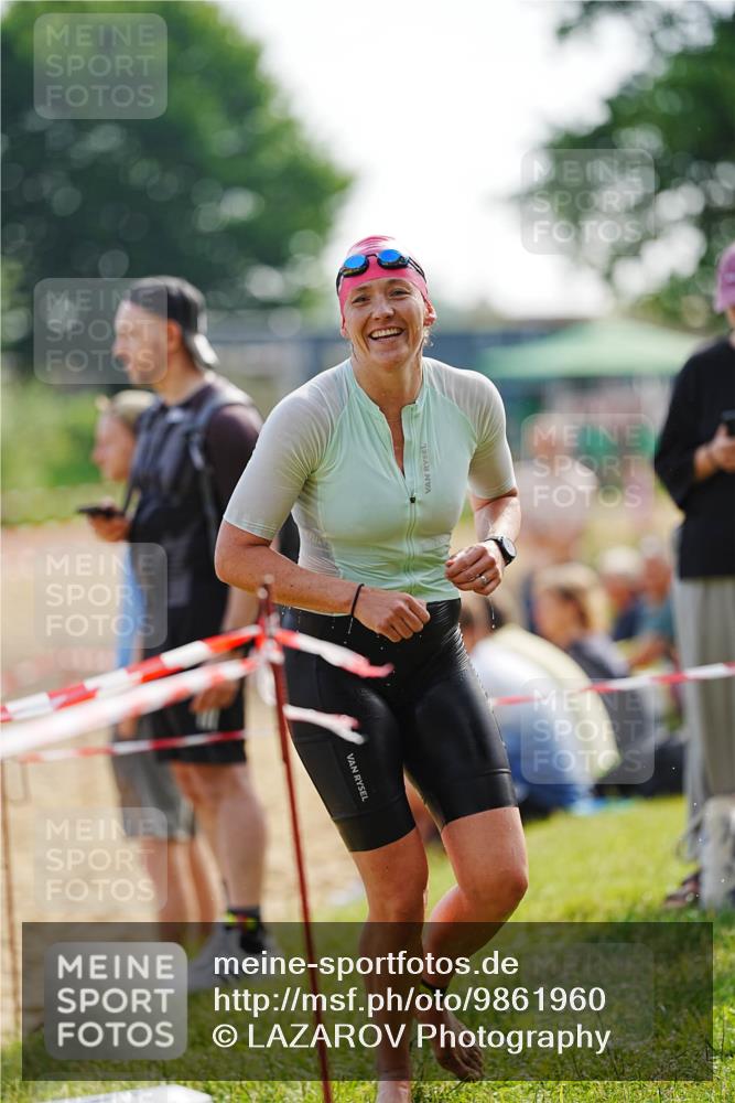 21.06.2026 - 29. Vierlanden-Triathlon LAZAROV Photography http://msf.ph/oto/9861960 21.06.2026 09:09:45 Schwimmen 266 meine-sportfotos.de