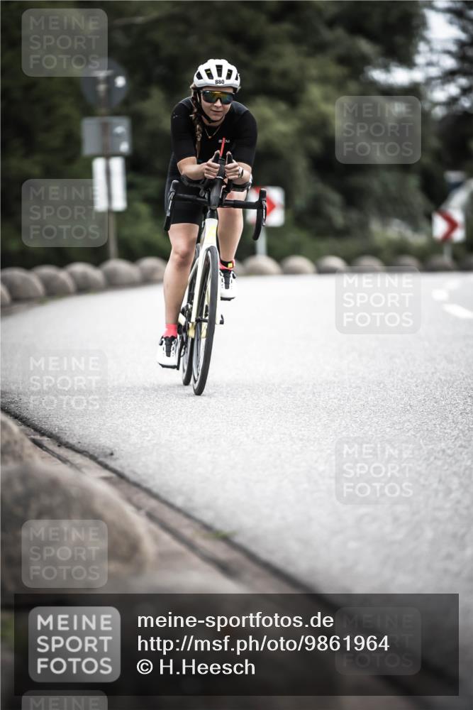 21.06.2026 - 29. Vierlanden-Triathlon H.Heesch http://msf.ph/oto/9861964 21.06.2026 12:10:23 Radfahren 19, 54, 710, 880 meine-sportfotos.de