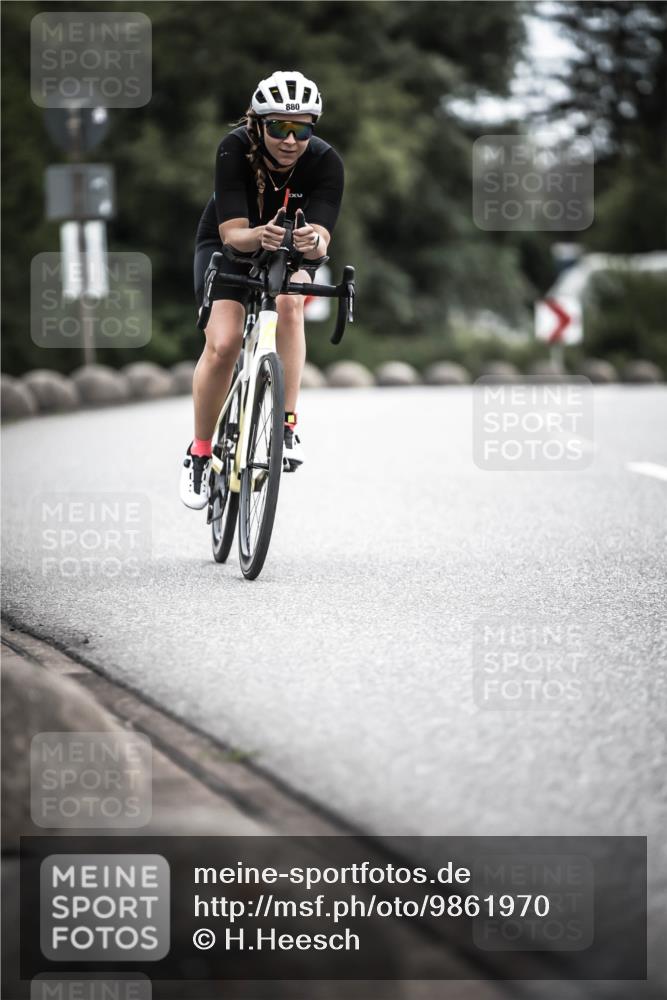 21.06.2026 - 29. Vierlanden-Triathlon H.Heesch http://msf.ph/oto/9861970 21.06.2026 12:10:24 Radfahren 54, 710, 880 meine-sportfotos.de