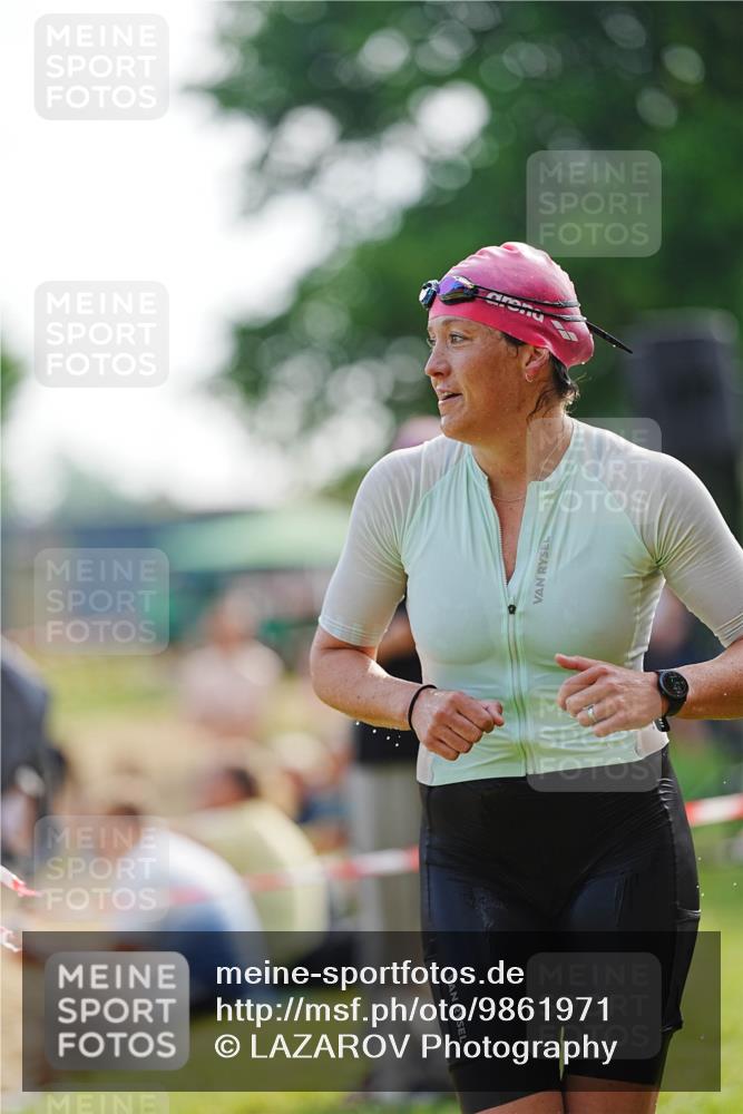 21.06.2026 - 29. Vierlanden-Triathlon LAZAROV Photography http://msf.ph/oto/9861971 21.06.2026 09:09:46 Schwimmen 266 meine-sportfotos.de