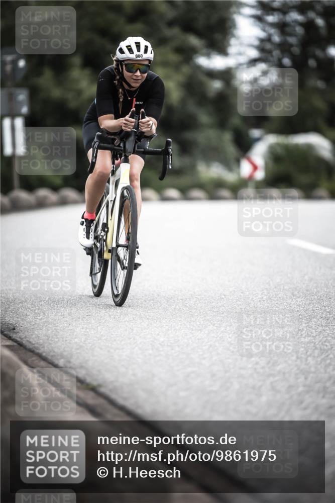 21.06.2026 - 29. Vierlanden-Triathlon H.Heesch http://msf.ph/oto/9861975 21.06.2026 12:10:24 Radfahren 54, 710, 880 meine-sportfotos.de