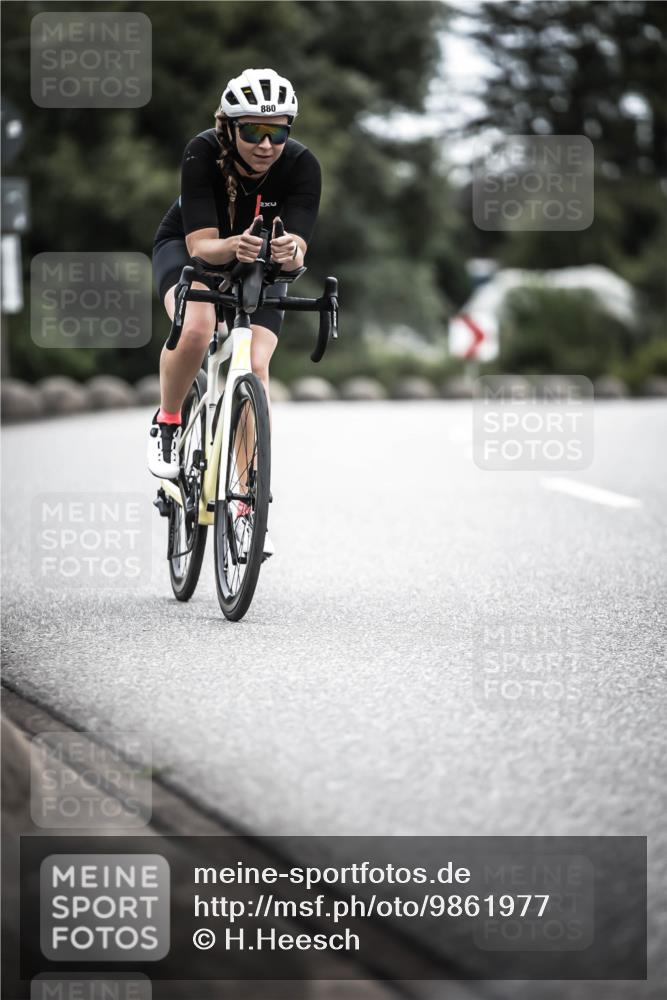 21.06.2026 - 29. Vierlanden-Triathlon H.Heesch http://msf.ph/oto/9861977 21.06.2026 12:10:24 Radfahren 54, 710, 880 meine-sportfotos.de