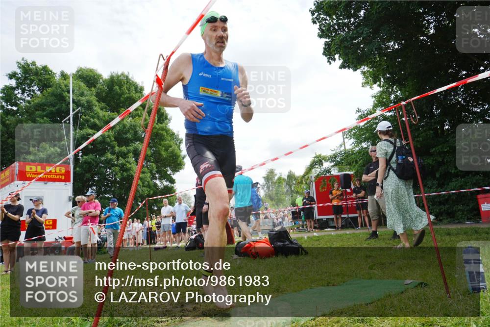 21.06.2026 - 29. Vierlanden-Triathlon LAZAROV Photography http://msf.ph/oto/9861983 21.06.2026 13:26:52 Schwimmen 1175, 1178, 1183, 1184 meine-sportfotos.de