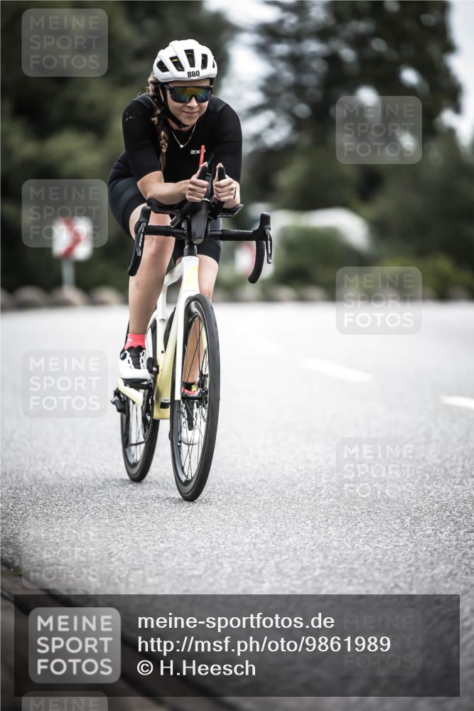 21.06.2026 - 29. Vierlanden-Triathlon H.Heesch http://msf.ph/oto/9861989 21.06.2026 12:10:24 Radfahren 54, 710, 880 meine-sportfotos.de
