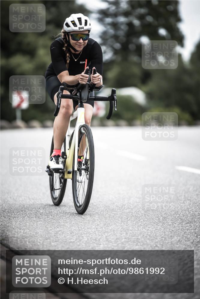 21.06.2026 - 29. Vierlanden-Triathlon H.Heesch http://msf.ph/oto/9861992 21.06.2026 12:10:24 Radfahren 54, 710, 880 meine-sportfotos.de