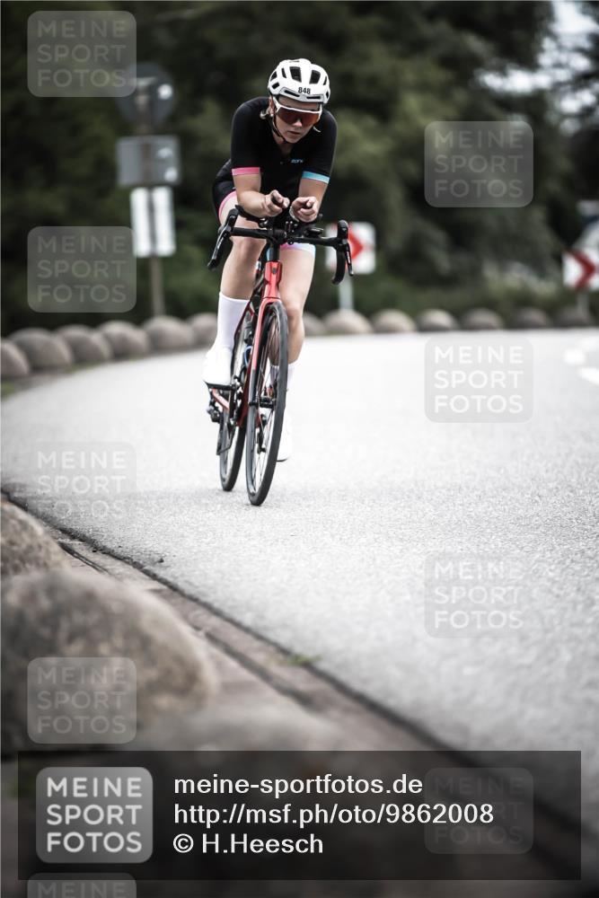 21.06.2026 - 29. Vierlanden-Triathlon H.Heesch http://msf.ph/oto/9862008 21.06.2026 12:10:33 Radfahren 830, 848, 888 meine-sportfotos.de