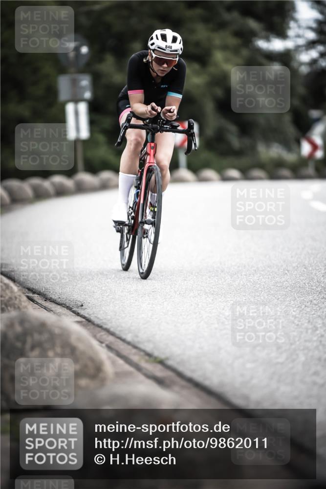 21.06.2026 - 29. Vierlanden-Triathlon H.Heesch http://msf.ph/oto/9862011 21.06.2026 12:10:33 Radfahren 830, 848, 888 meine-sportfotos.de
