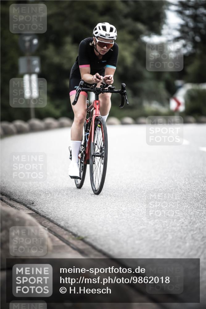 21.06.2026 - 29. Vierlanden-Triathlon H.Heesch http://msf.ph/oto/9862018 21.06.2026 12:10:33 Radfahren 830, 848, 888 meine-sportfotos.de