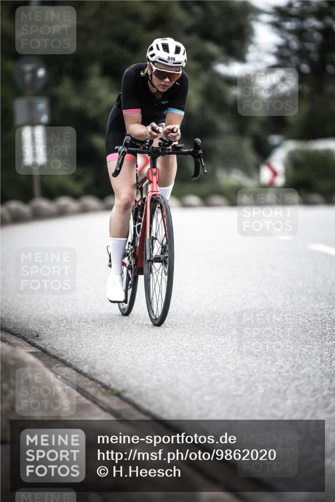 21.06.2026 - 29. Vierlanden-Triathlon H.Heesch http://msf.ph/oto/9862020 21.06.2026 12:10:33 Radfahren 830, 848, 888 meine-sportfotos.de