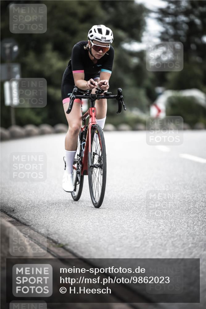 21.06.2026 - 29. Vierlanden-Triathlon H.Heesch http://msf.ph/oto/9862023 21.06.2026 12:10:33 Radfahren 830, 848, 888 meine-sportfotos.de