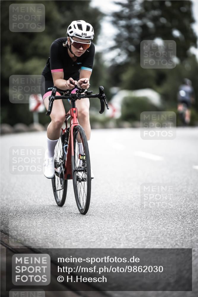 21.06.2026 - 29. Vierlanden-Triathlon H.Heesch http://msf.ph/oto/9862030 21.06.2026 12:10:33 Radfahren 830, 848, 888 meine-sportfotos.de