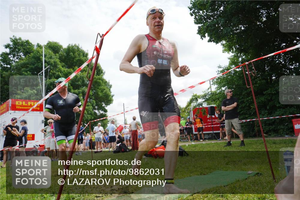 21.06.2026 - 29. Vierlanden-Triathlon LAZAROV Photography http://msf.ph/oto/9862031 21.06.2026 13:27:23 Schwimmen 1095, 1174, 1199, 1224 meine-sportfotos.de