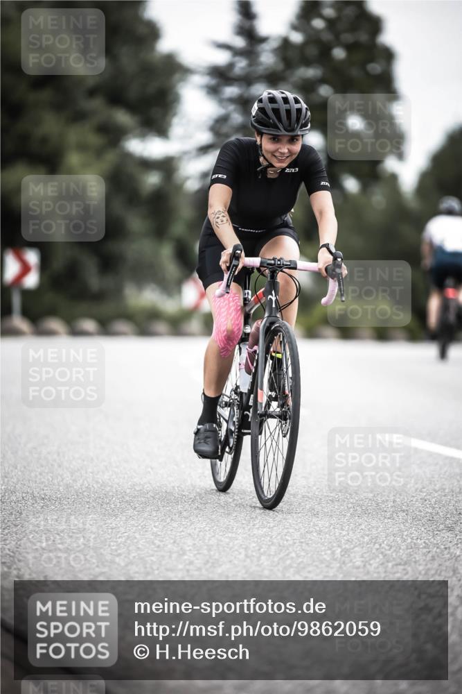 21.06.2026 - 29. Vierlanden-Triathlon H.Heesch http://msf.ph/oto/9862059 21.06.2026 12:10:48 Radfahren 237, 787, 814 meine-sportfotos.de