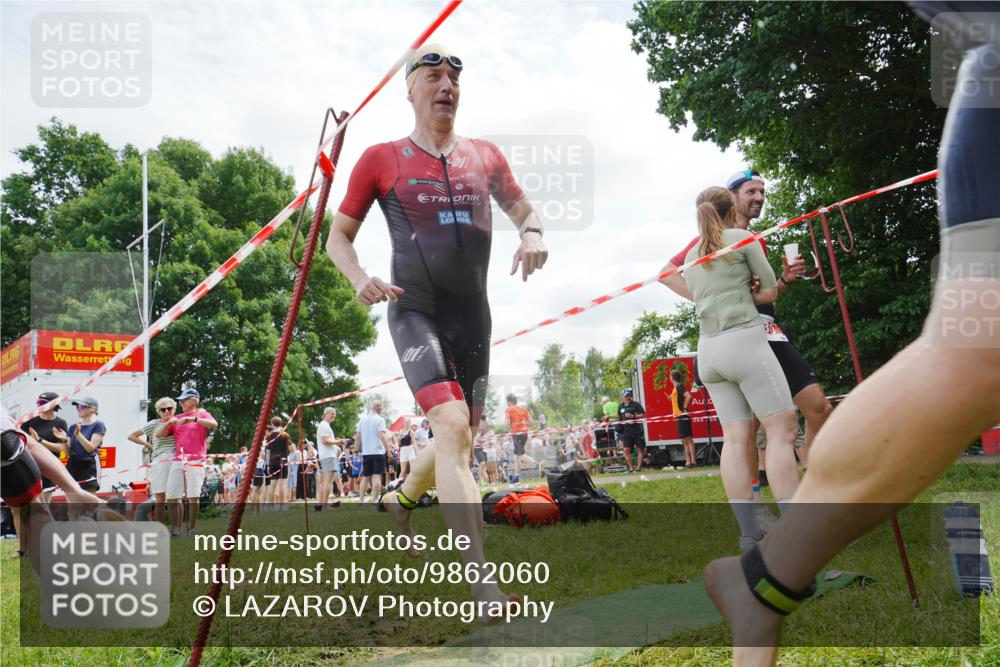 21.06.2026 - 29. Vierlanden-Triathlon LAZAROV Photography http://msf.ph/oto/9862060 21.06.2026 13:27:41 Schwimmen 1168, 1202, 1210, 1226 meine-sportfotos.de
