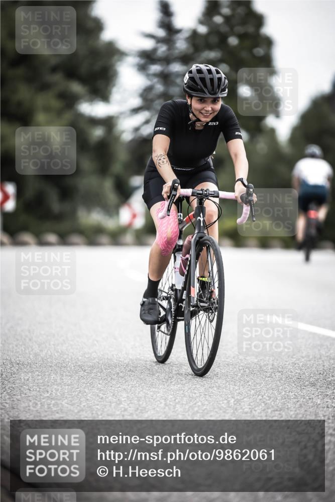 21.06.2026 - 29. Vierlanden-Triathlon H.Heesch http://msf.ph/oto/9862061 21.06.2026 12:10:48 Radfahren 237, 787, 814 meine-sportfotos.de