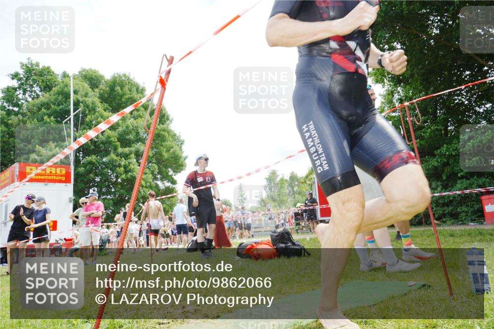 21.06.2026 - 29. Vierlanden-Triathlon LAZAROV Photography http://msf.ph/oto/9862066 21.06.2026 13:27:51 Schwimmen 1193 meine-sportfotos.de