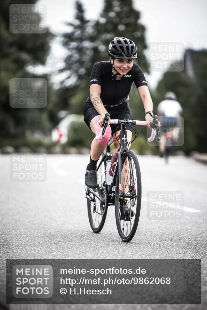 21.06.2026 - 29. Vierlanden-Triathlon H.Heesch http://msf.ph/oto/9862068 21.06.2026 12:10:48 Radfahren 237, 787, 814 meine-sportfotos.de