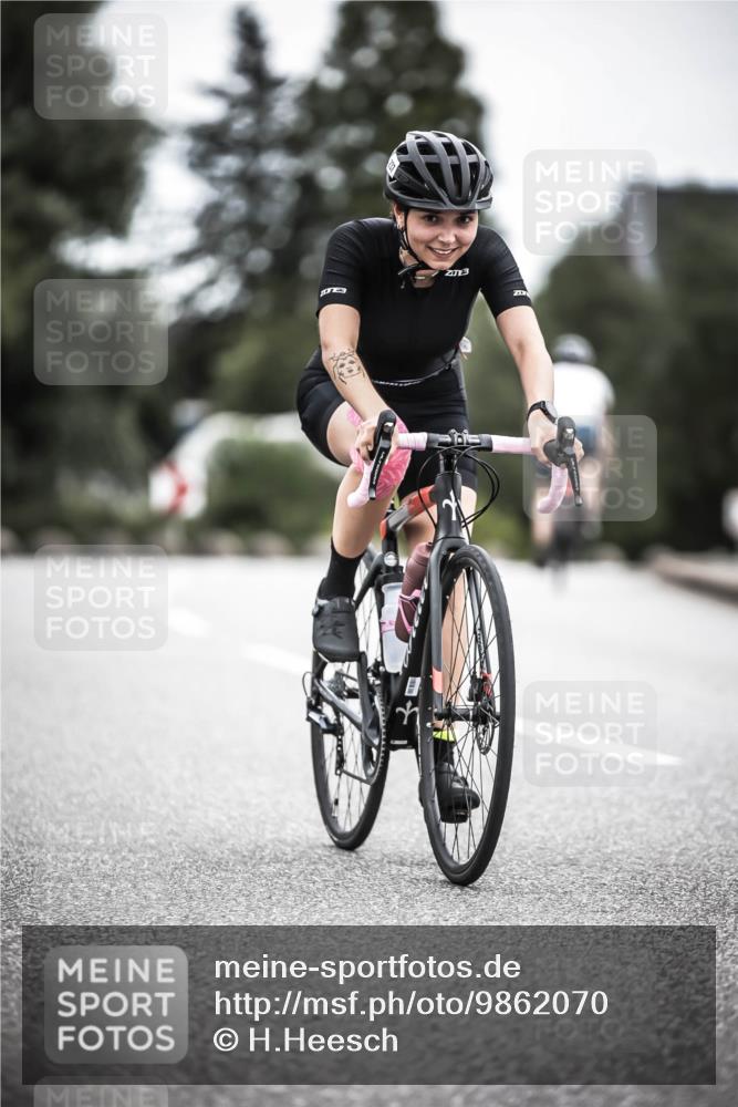 21.06.2026 - 29. Vierlanden-Triathlon H.Heesch http://msf.ph/oto/9862070 21.06.2026 12:10:48 Radfahren 237, 787, 814 meine-sportfotos.de