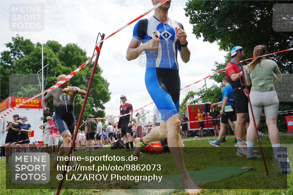 21.06.2026 - 29. Vierlanden-Triathlon LAZAROV Photography http://msf.ph/oto/9862073 21.06.2026 13:28:07 Schwimmen 1170, 1204 meine-sportfotos.de