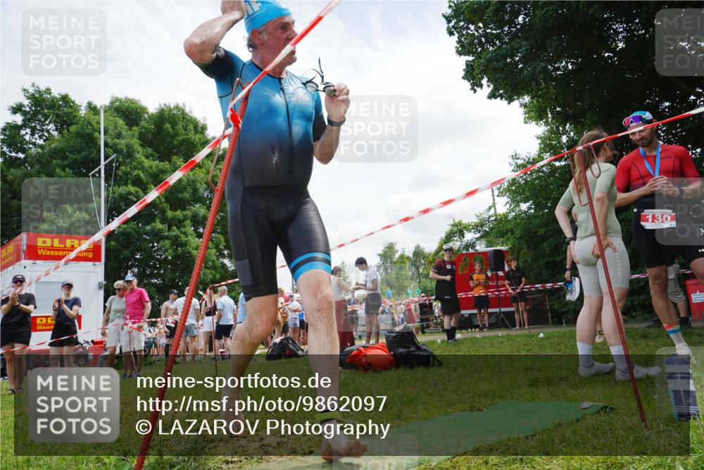 21.06.2026 - 29. Vierlanden-Triathlon LAZAROV Photography http://msf.ph/oto/9862097 21.06.2026 13:29:21 Schwimmen 1181 meine-sportfotos.de
