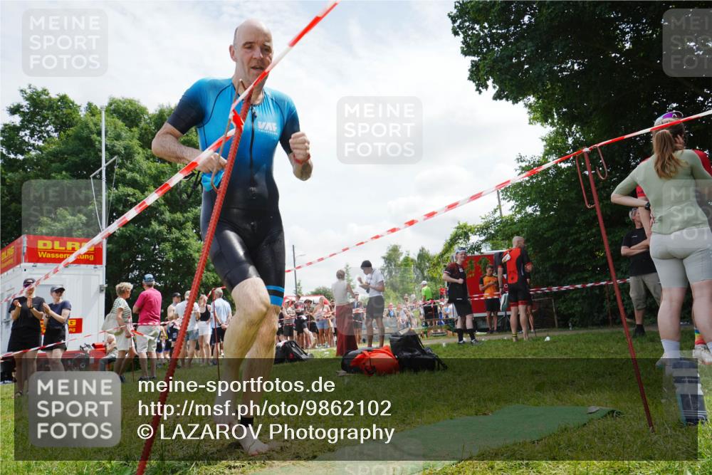 21.06.2026 - 29. Vierlanden-Triathlon LAZAROV Photography http://msf.ph/oto/9862102 21.06.2026 13:30:05 Schwimmen 1182 meine-sportfotos.de