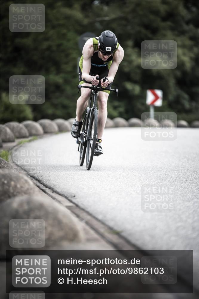 21.06.2026 - 29. Vierlanden-Triathlon H.Heesch http://msf.ph/oto/9862103 21.06.2026 12:10:59 Radfahren 841, 853, 968 meine-sportfotos.de