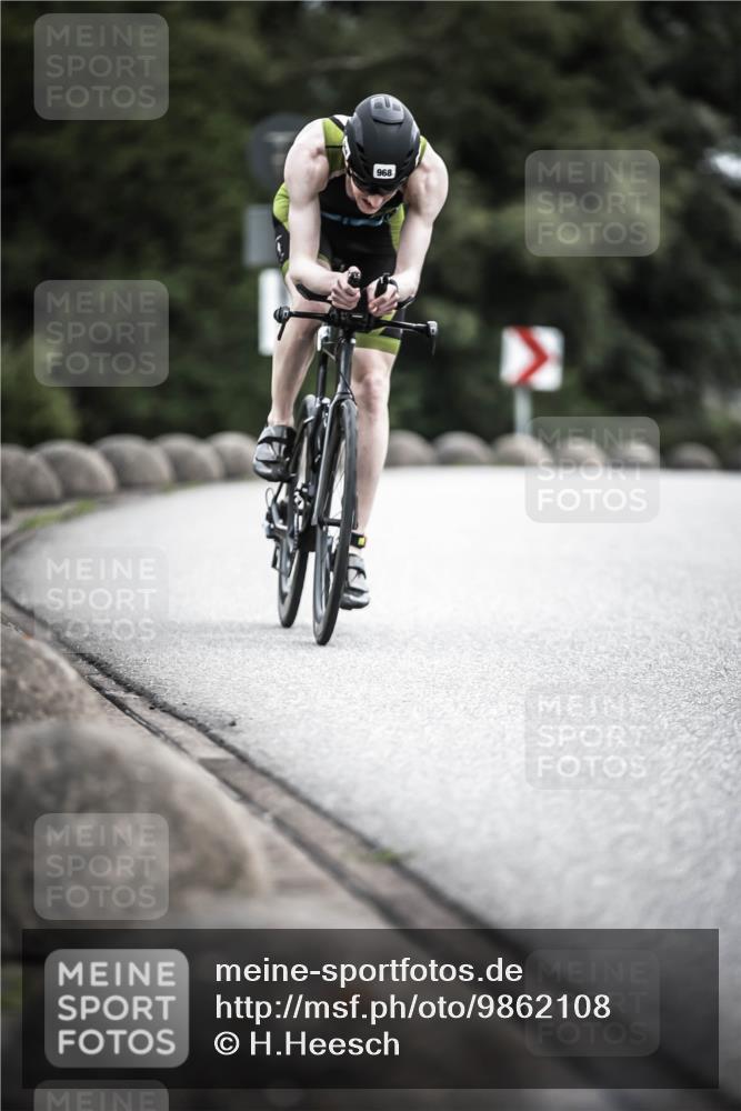 21.06.2026 - 29. Vierlanden-Triathlon H.Heesch http://msf.ph/oto/9862108 21.06.2026 12:10:59 Radfahren 841, 853, 968 meine-sportfotos.de