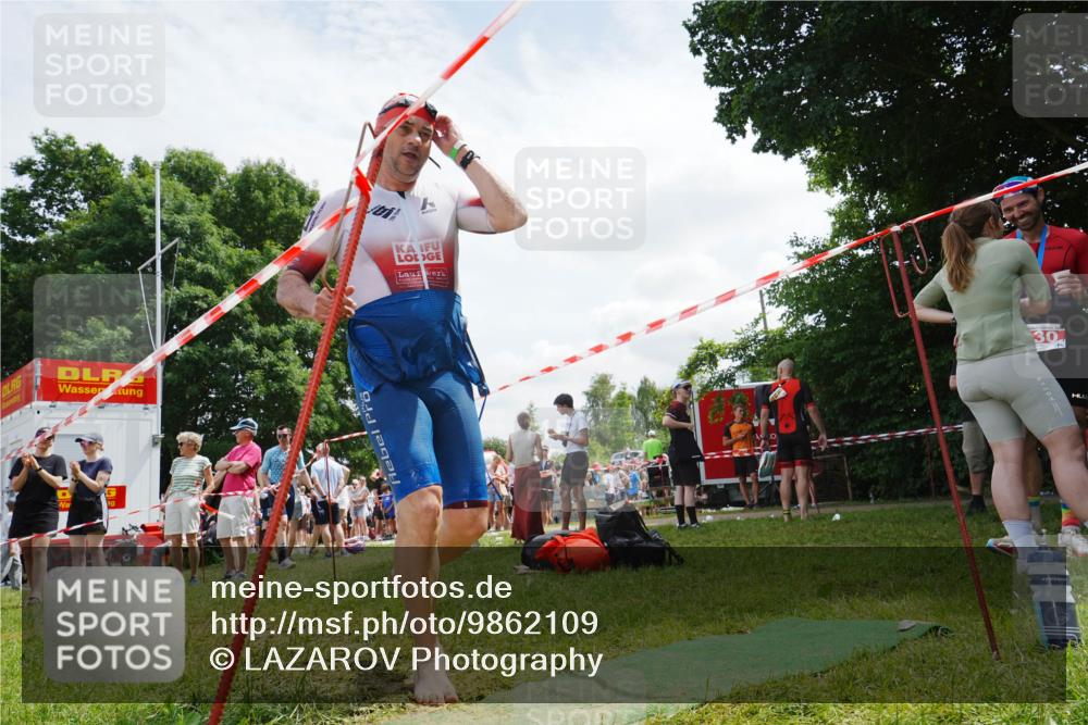 21.06.2026 - 29. Vierlanden-Triathlon LAZAROV Photography http://msf.ph/oto/9862109 21.06.2026 13:30:20 Schwimmen 1189, 1228 meine-sportfotos.de