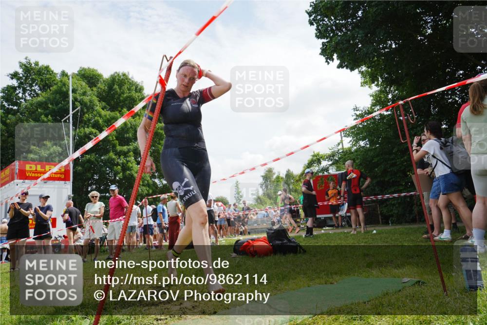 21.06.2026 - 29. Vierlanden-Triathlon LAZAROV Photography http://msf.ph/oto/9862114 21.06.2026 13:31:07 Schwimmen 1211 meine-sportfotos.de