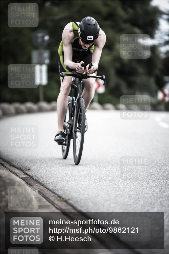 21.06.2026 - 29. Vierlanden-Triathlon H.Heesch http://msf.ph/oto/9862121 21.06.2026 12:10:59 Radfahren 841, 853, 968 meine-sportfotos.de
