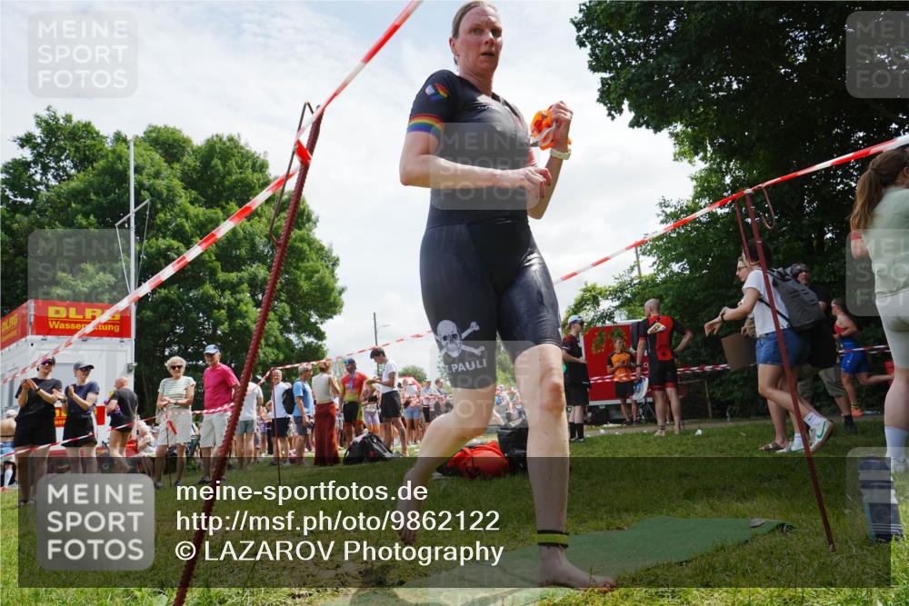 21.06.2026 - 29. Vierlanden-Triathlon LAZAROV Photography http://msf.ph/oto/9862122 21.06.2026 13:31:07 Schwimmen 1211 meine-sportfotos.de