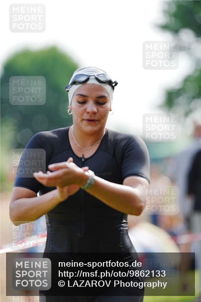 21.06.2026 - 29. Vierlanden-Triathlon LAZAROV Photography http://msf.ph/oto/9862133 21.06.2026 09:11:50 Schwimmen 91, 255, 264 meine-sportfotos.de