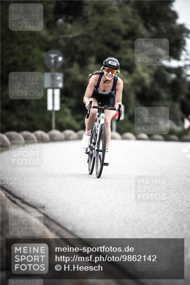 21.06.2026 - 29. Vierlanden-Triathlon H.Heesch http://msf.ph/oto/9862142 21.06.2026 12:11:22 Radfahren 689, 869 meine-sportfotos.de
