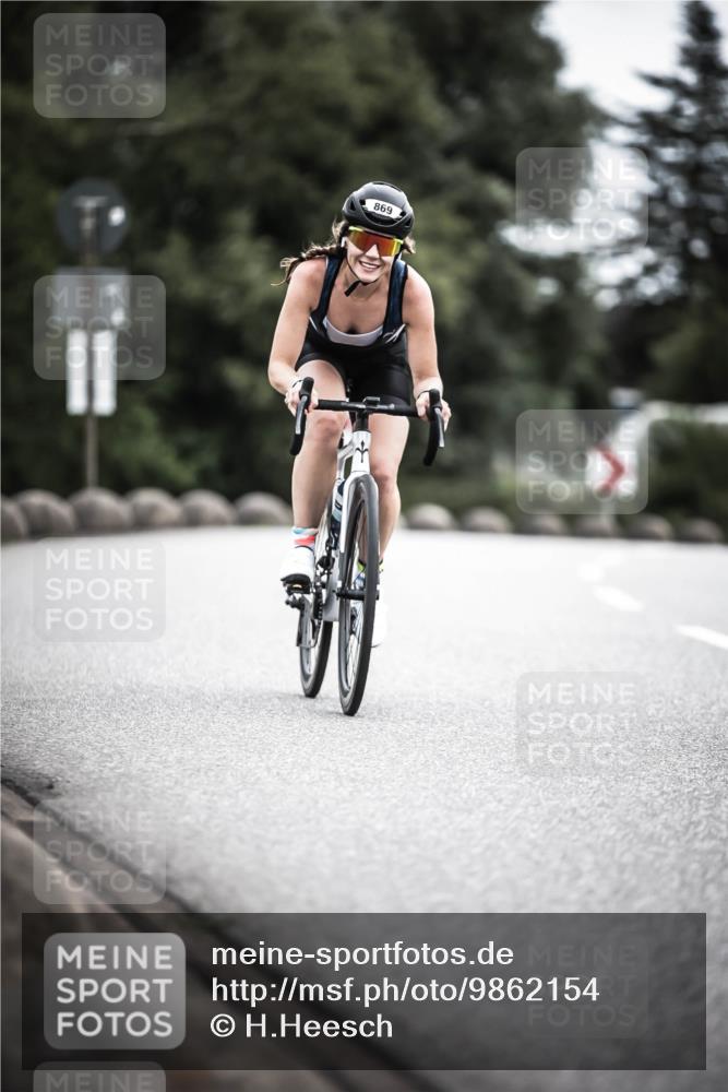 21.06.2026 - 29. Vierlanden-Triathlon H.Heesch http://msf.ph/oto/9862154 21.06.2026 12:11:23 Radfahren 689, 869 meine-sportfotos.de
