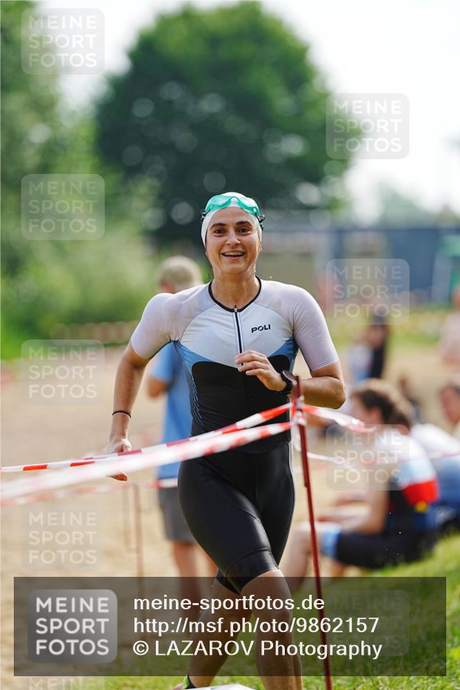 21.06.2026 - 29. Vierlanden-Triathlon LAZAROV Photography http://msf.ph/oto/9862157 21.06.2026 09:12:14 Schwimmen 252, 272 meine-sportfotos.de