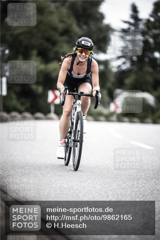 21.06.2026 - 29. Vierlanden-Triathlon H.Heesch http://msf.ph/oto/9862165 21.06.2026 12:11:23 Radfahren 689, 869 meine-sportfotos.de