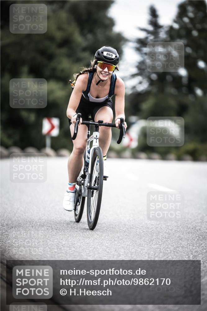 21.06.2026 - 29. Vierlanden-Triathlon H.Heesch http://msf.ph/oto/9862170 21.06.2026 12:11:23 Radfahren 689, 869 meine-sportfotos.de