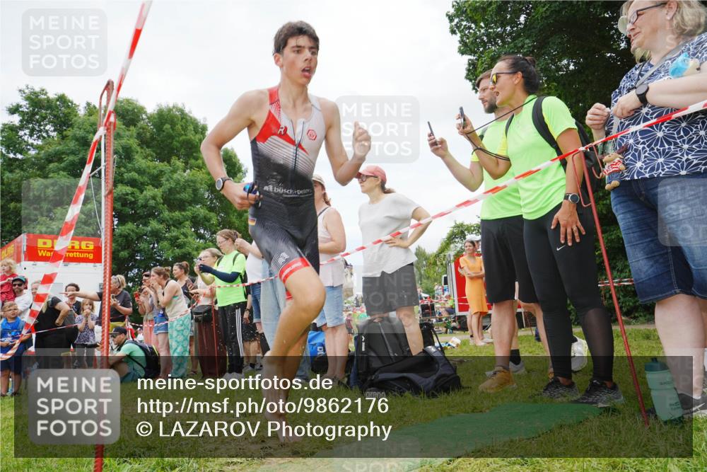 21.06.2026 - 29. Vierlanden-Triathlon LAZAROV Photography http://msf.ph/oto/9862176 21.06.2026 14:36:20 Schwimmen 1232, 1250, 1252, 1254 meine-sportfotos.de
