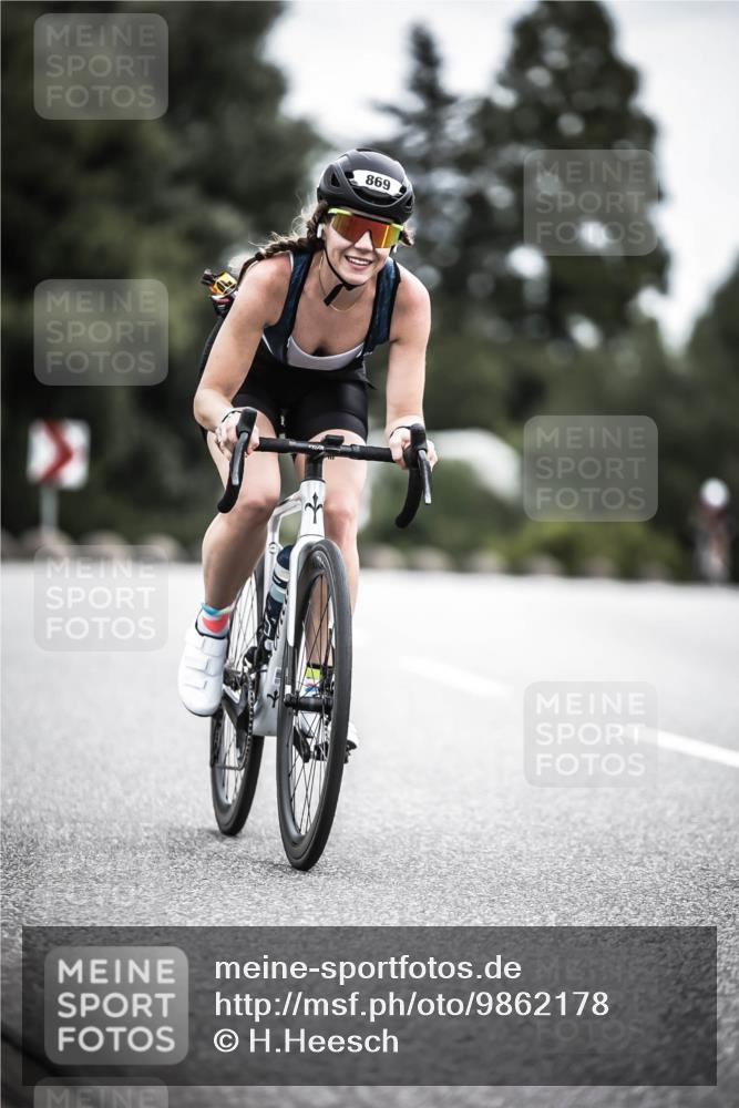 21.06.2026 - 29. Vierlanden-Triathlon H.Heesch http://msf.ph/oto/9862178 21.06.2026 12:11:23 Radfahren 689, 869 meine-sportfotos.de