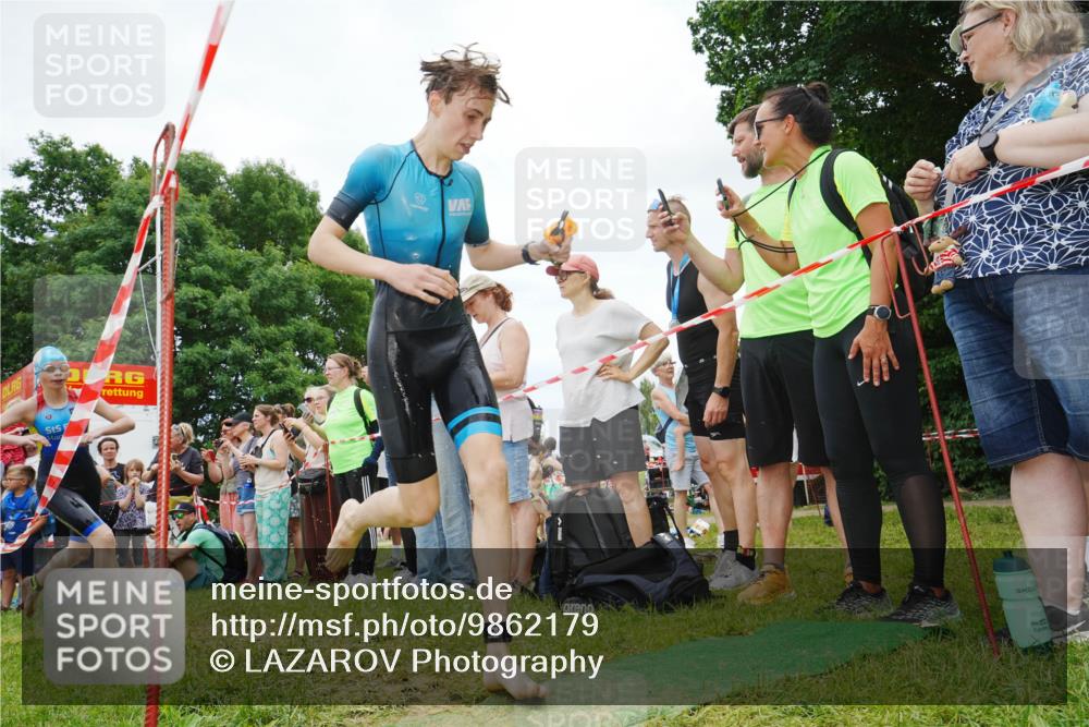 21.06.2026 - 29. Vierlanden-Triathlon LAZAROV Photography http://msf.ph/oto/9862179 21.06.2026 14:36:22 Schwimmen 1232, 1250, 1252 meine-sportfotos.de